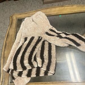 Like new sweaters all xl